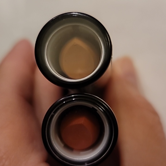 Revlon Lipstick matte nude attitude and smoked peach 2 New tubes makeup - Picture 1 of 3